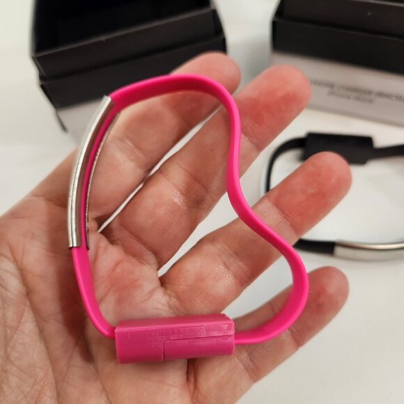 Avon USB Phone Charger Bracelet x 4 iPhone Black Pink NEW - Picture 6 of 10